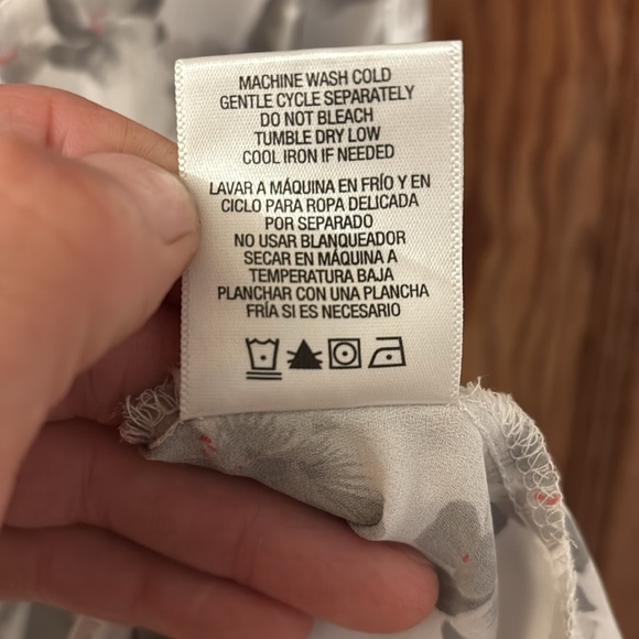 Attention Size Lg floral top - Picture 4 of 5